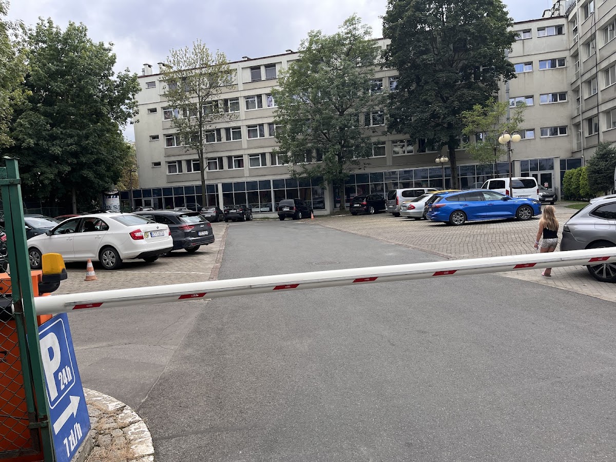24 hr Parking