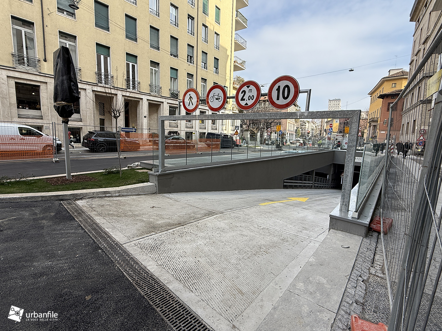 Borgogna Parking