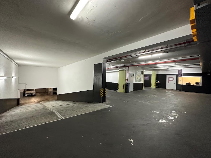 Ecumano Parking