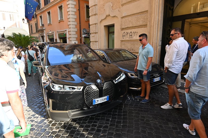 Estacionamiento reservado al Banco di Sardegna