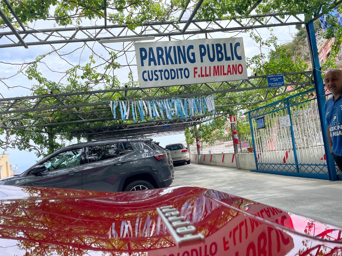 Garage Parking lot fratelli Milano