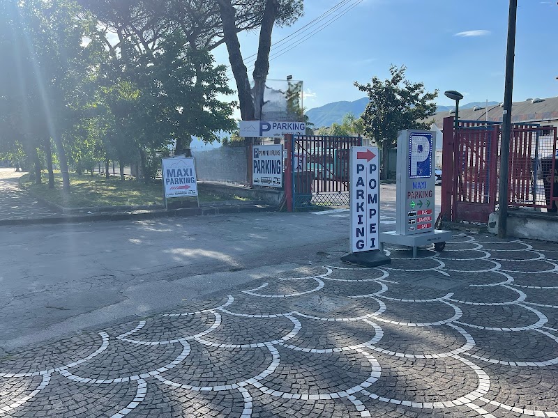 —MAXI PARKING— Pompeii Ruins Parking