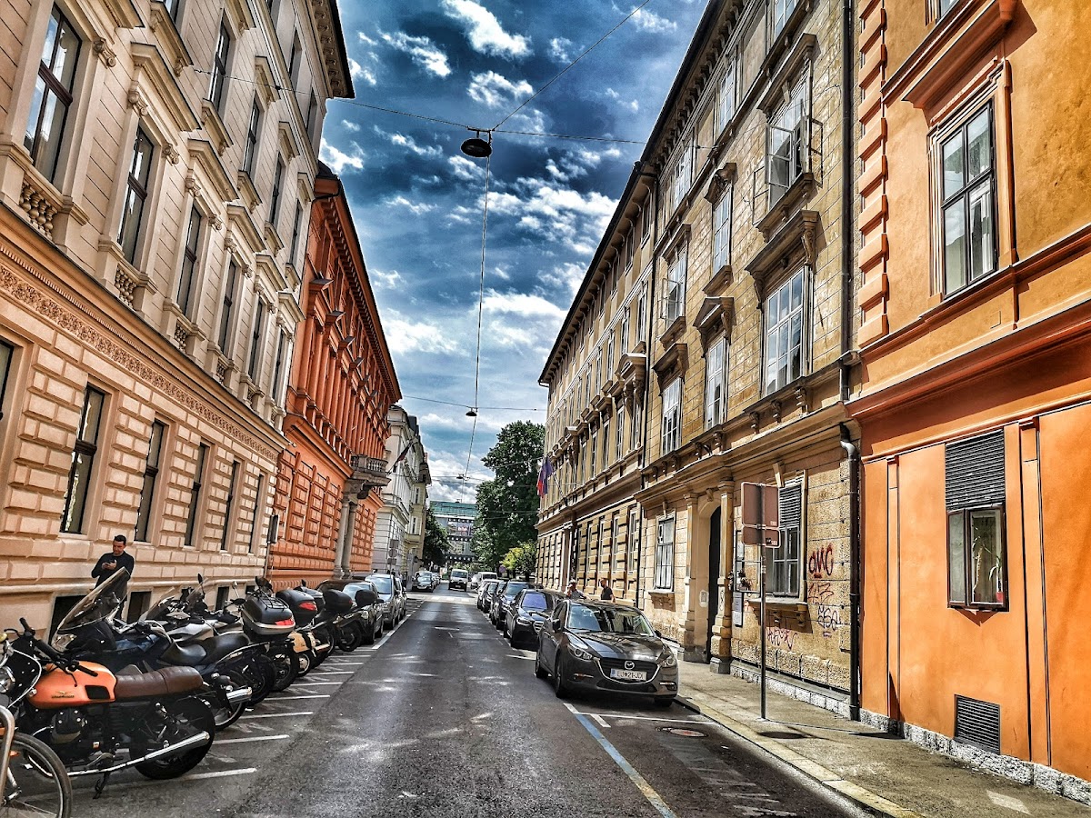 Moto Parkirišče Beethovnova 10
