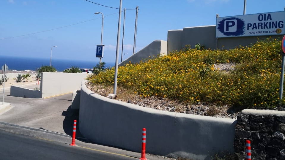 Oia Parking