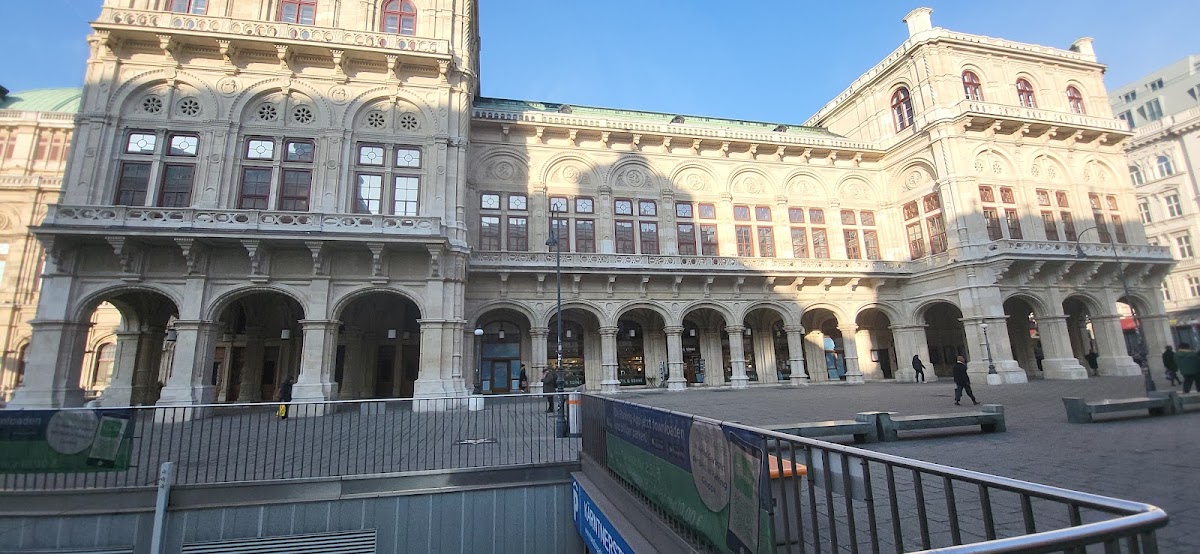 Opera Garage
