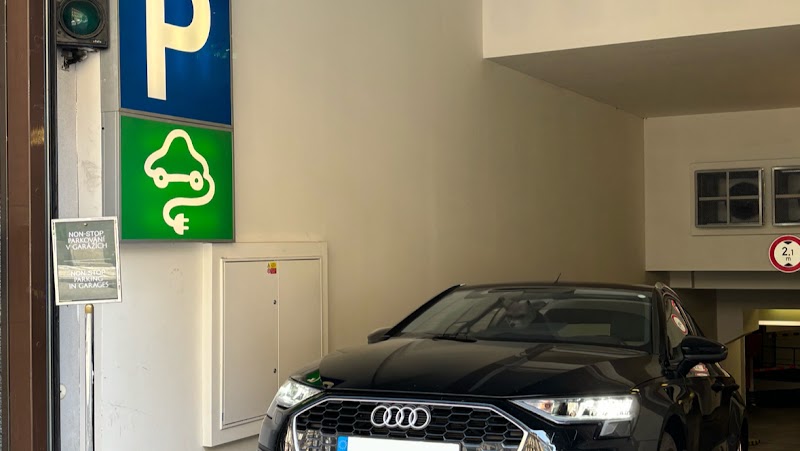 [P] Public parking Alcron Hotel Prague