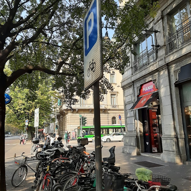 Parcheggio biciclette (lokacija 2)