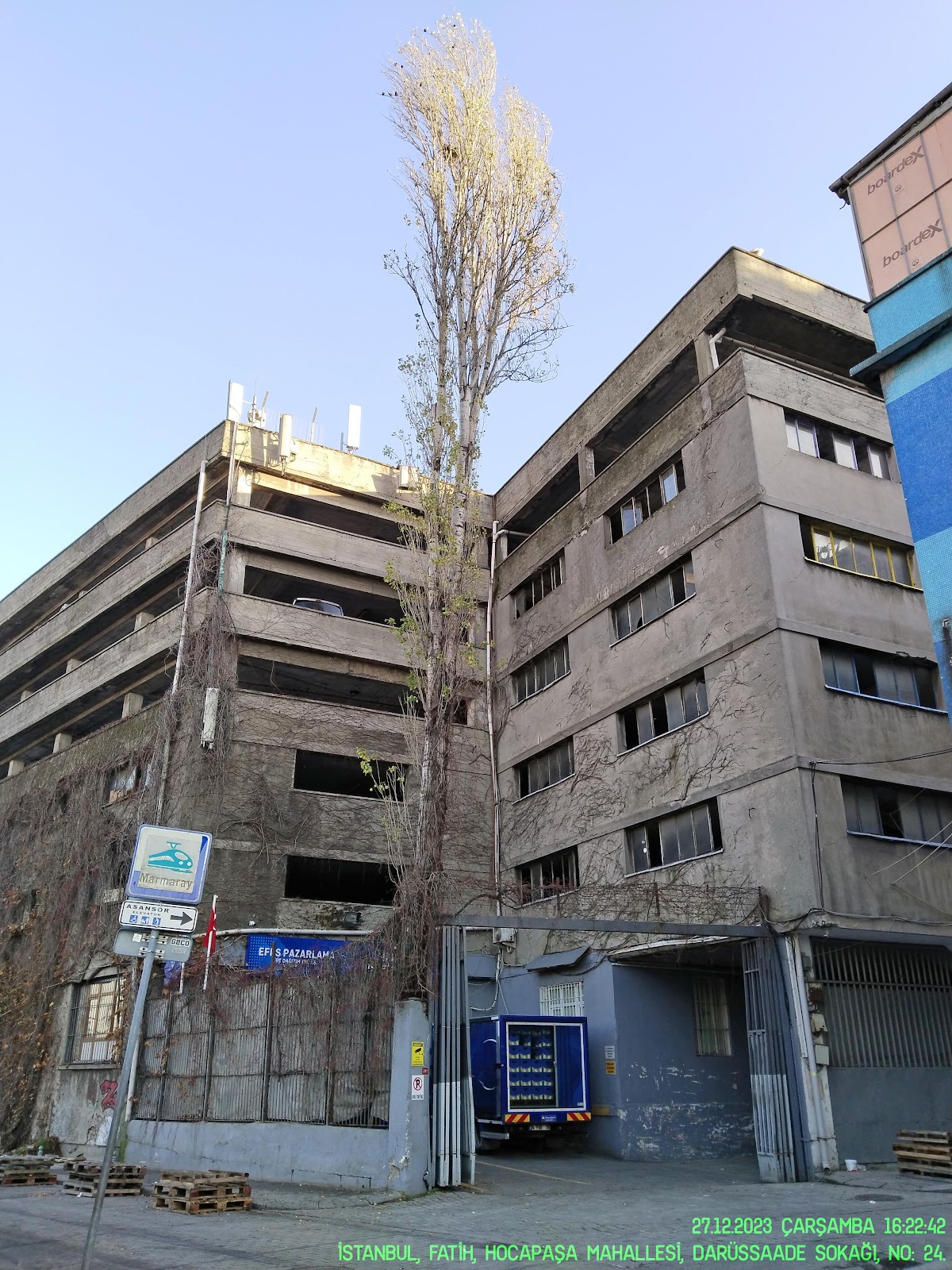 Sirkeci Kat Otoparkı