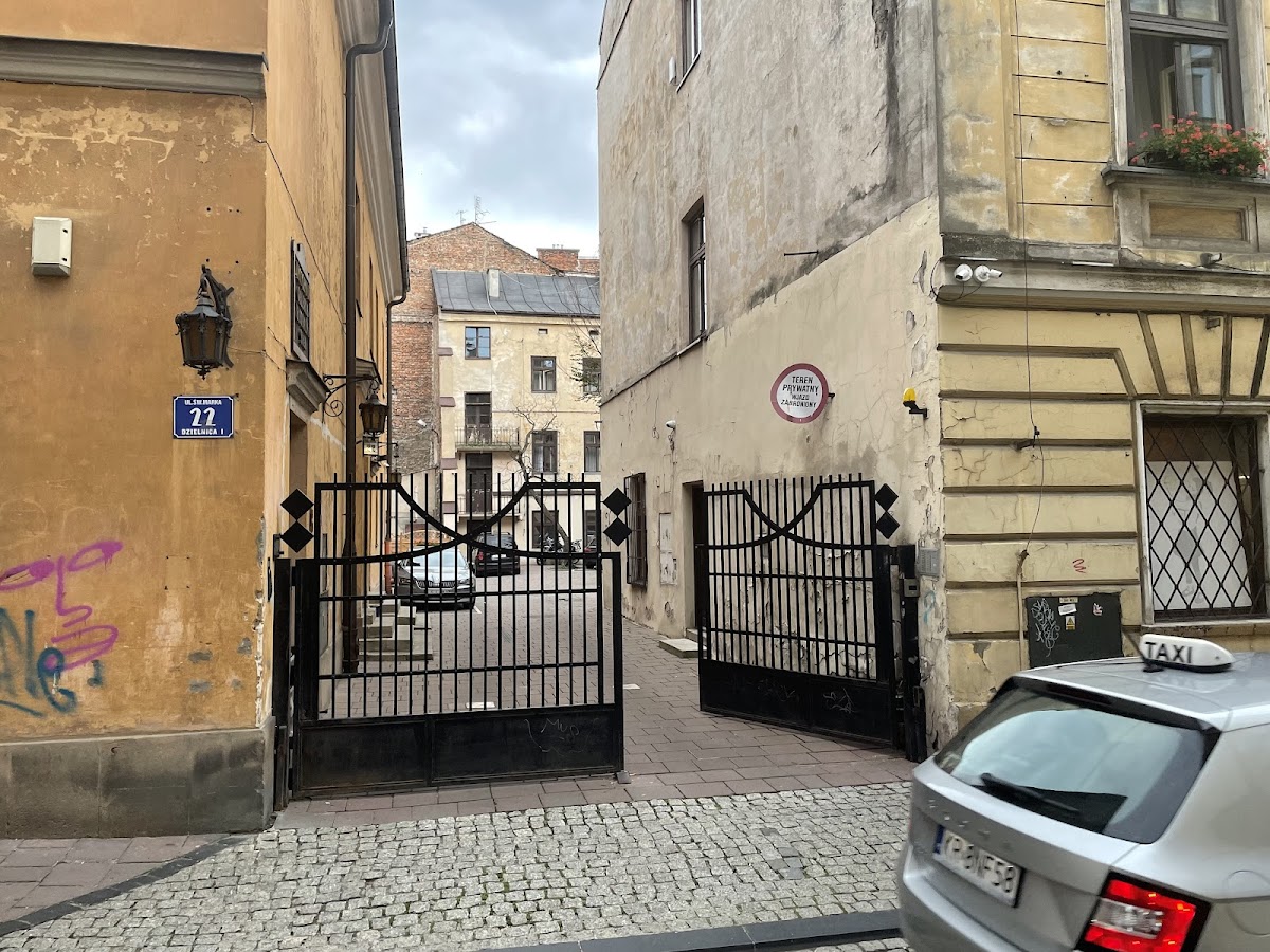 Parking Hotelu Pollera