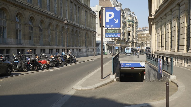 Parking Saemes Ecole de Médecine