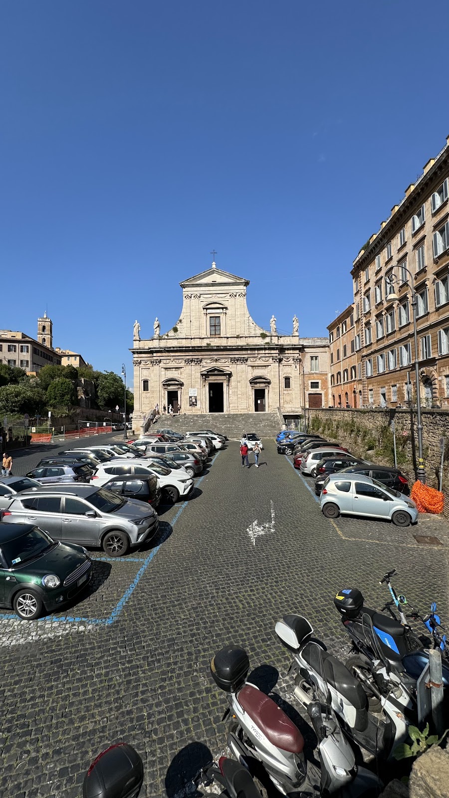 Piazza della Consolazione, 31 Parking