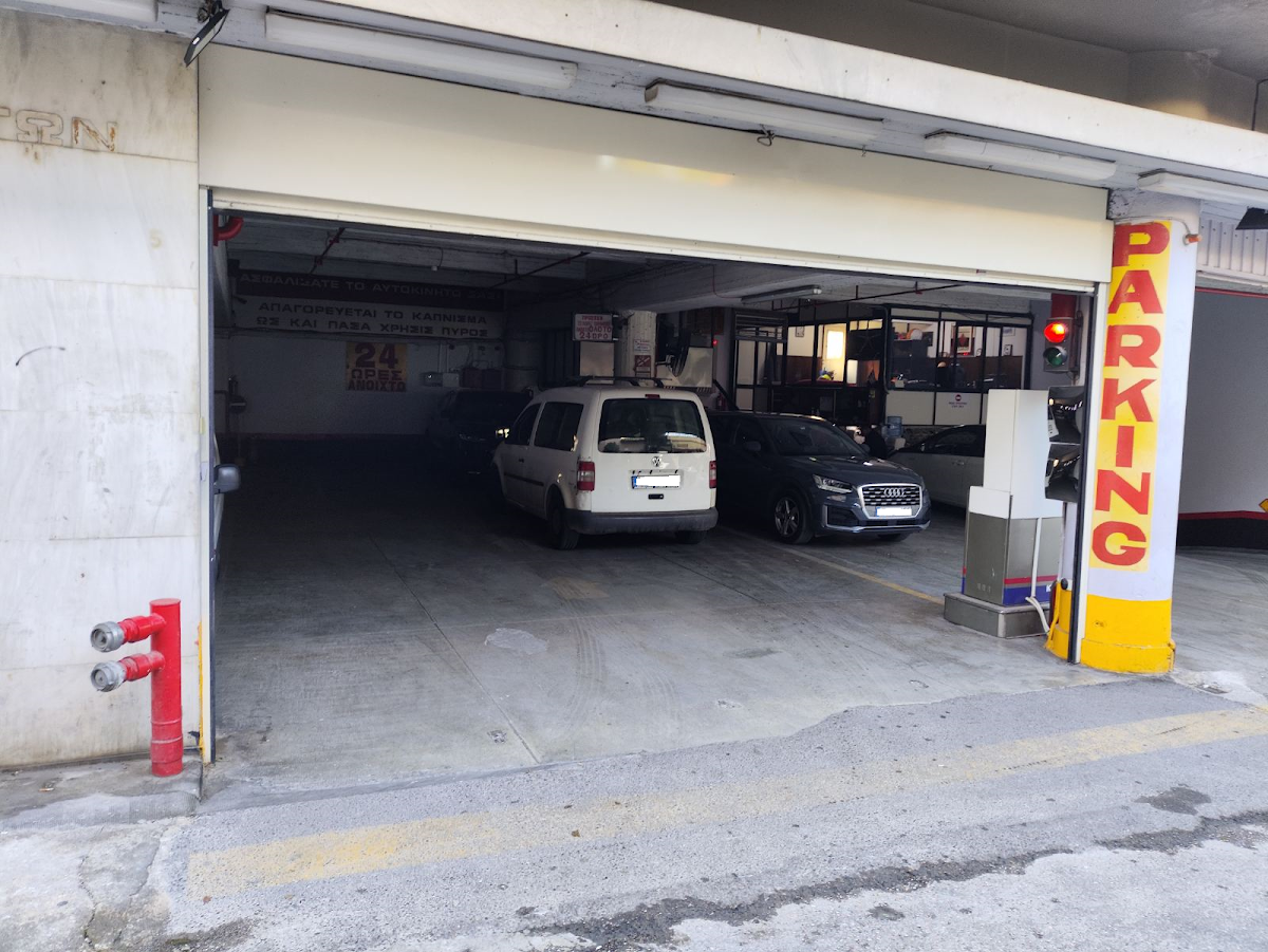 Plaka Parking
