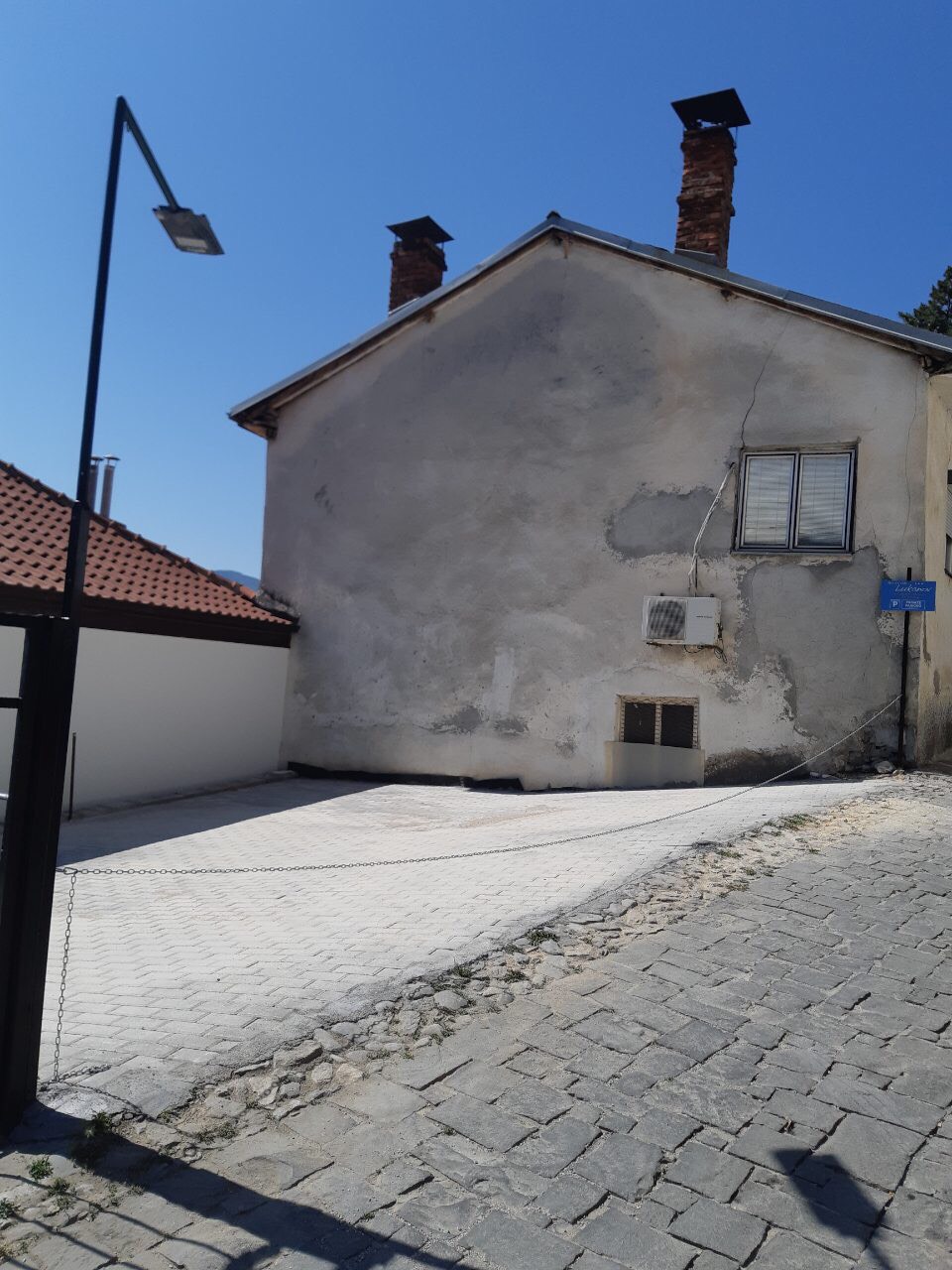privat parking Apartments Lukanov