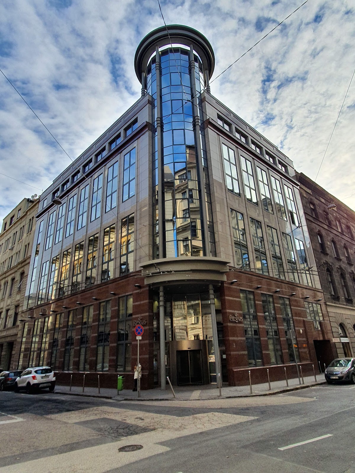 Regus Kálmán Center Mélygarázsa Budapest