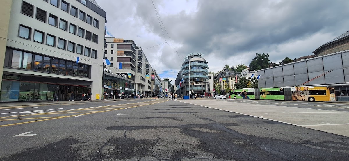 Reisebus -Halteplatz Löwenplatz Pouze Výstup a Nástup