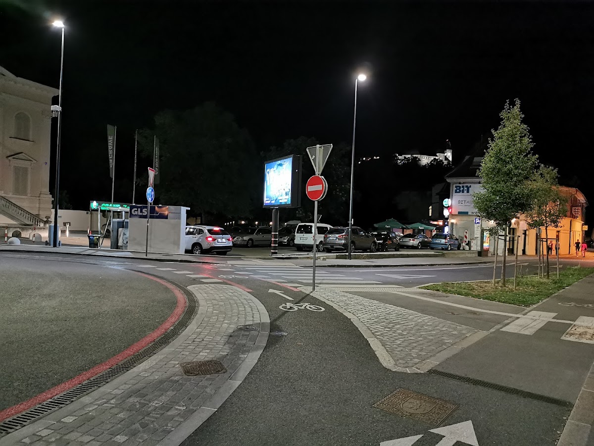 Sanatorij Emona Parking