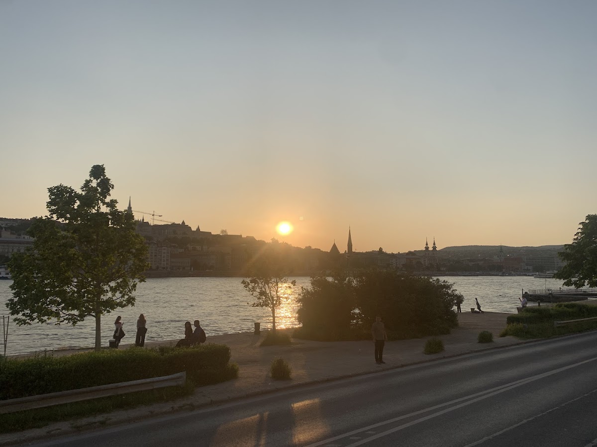 Szent István Tér Mélygarázs Üzemeltető Kft.