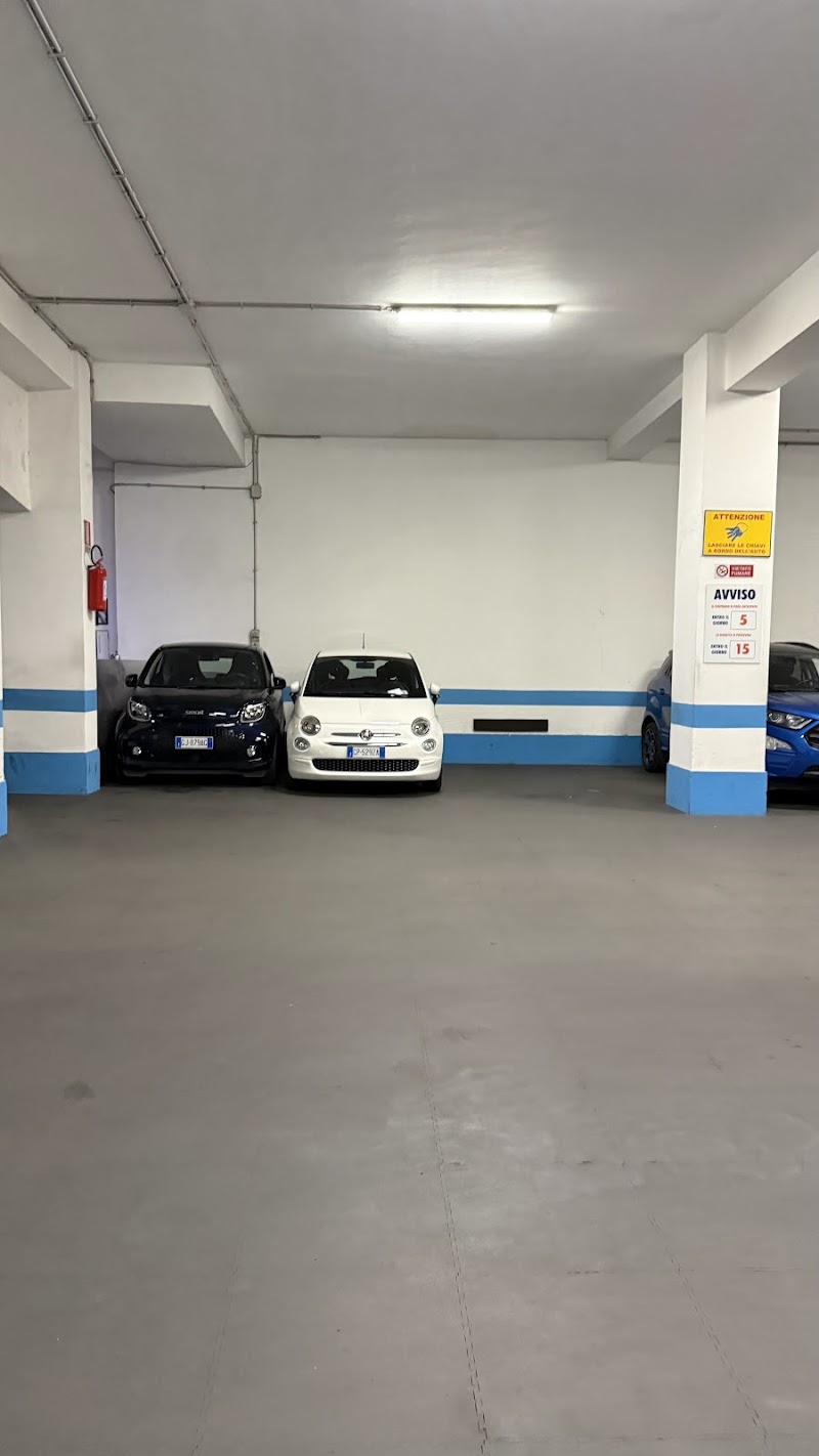 Via delle Zoccolette, 29 Garage