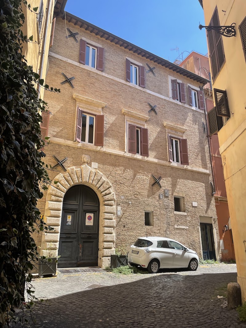 Vicolo del Leonetto, 6-14 Garage