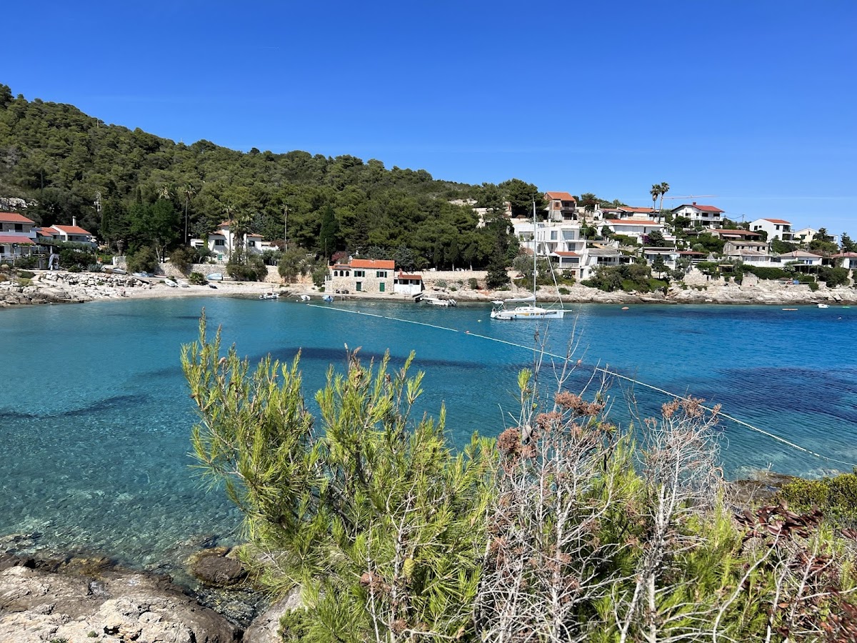 Milna plaža (Vis)