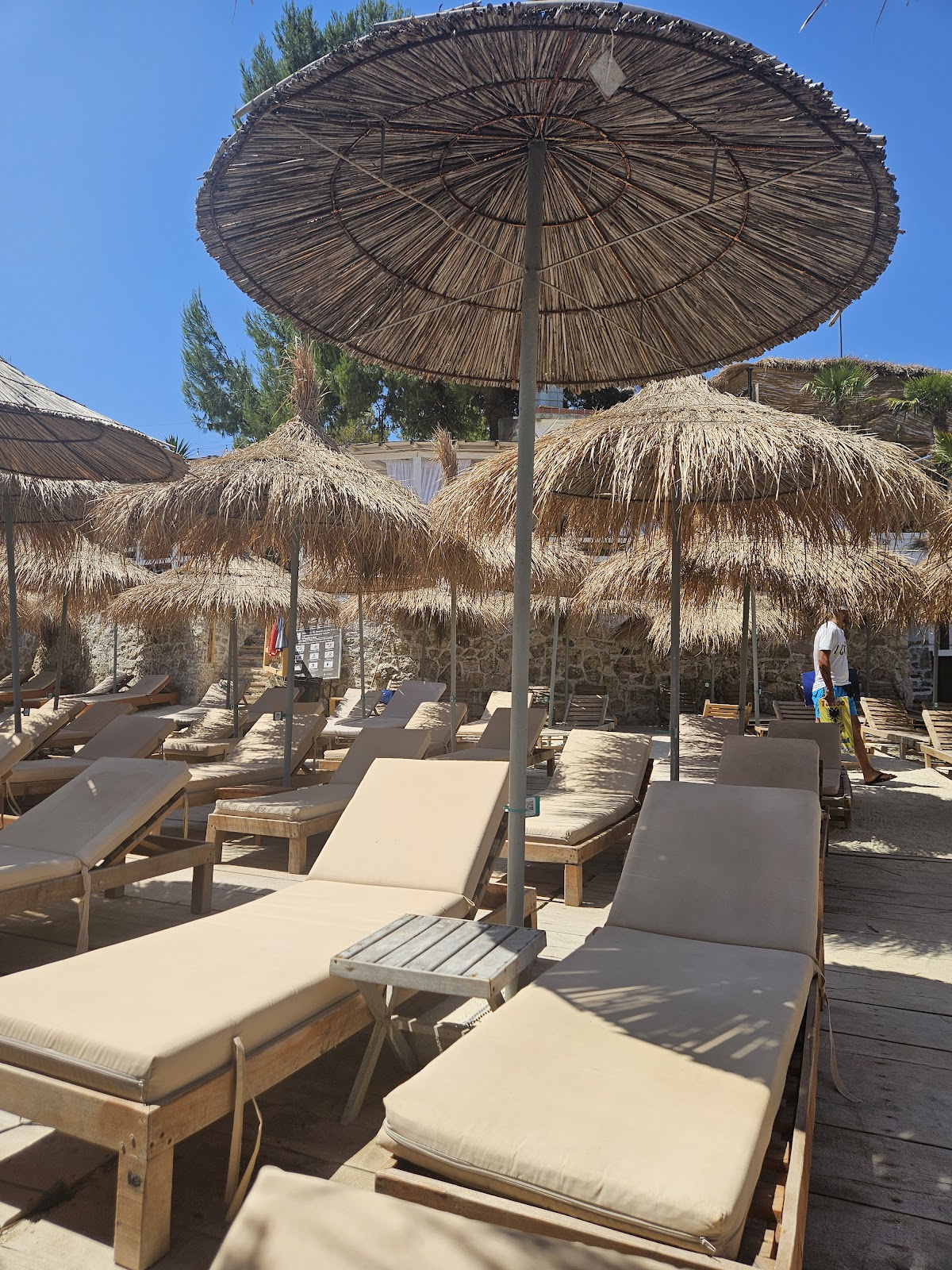 ALOHA KSAMIL Beach Bar, Restaurant & Pizzeria
