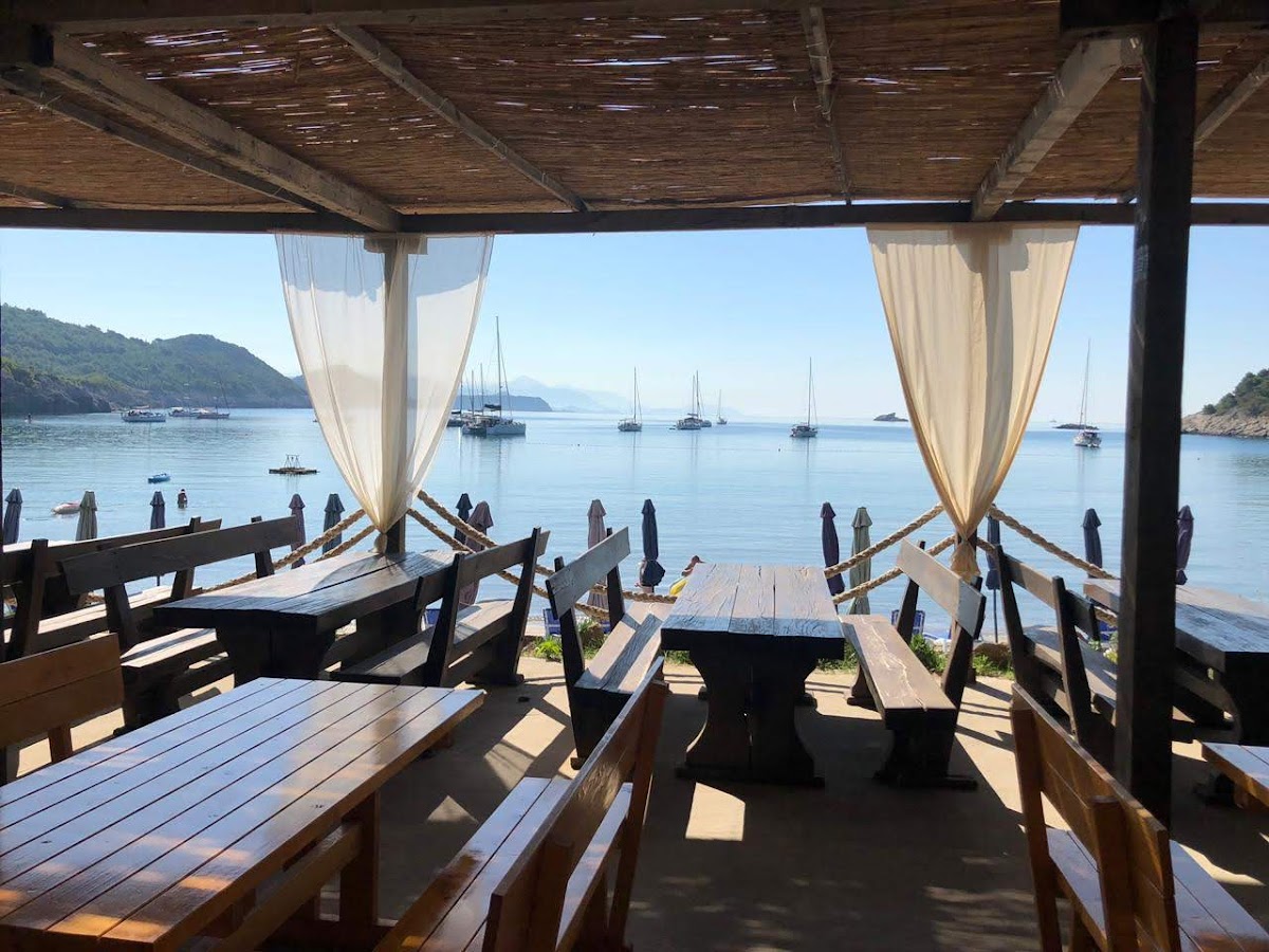 Beachbar | šunj