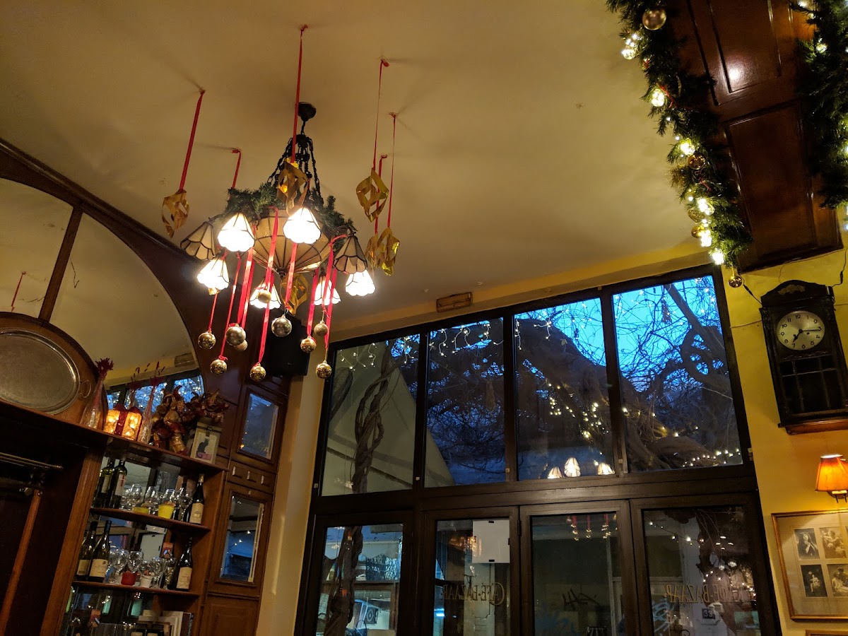 Café Bazaar
