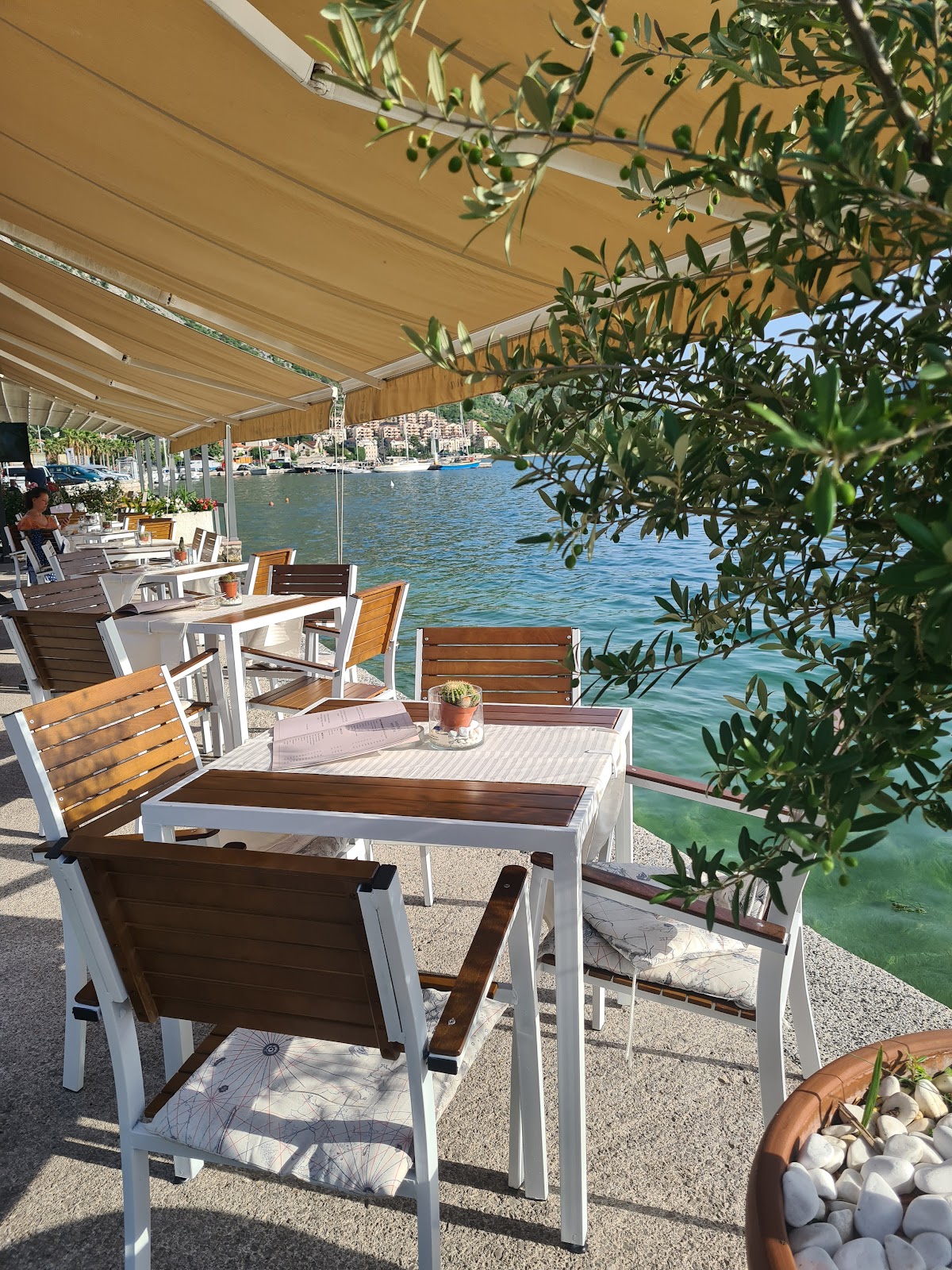 Caffe Bar & Restaurant "Ponta" Risan