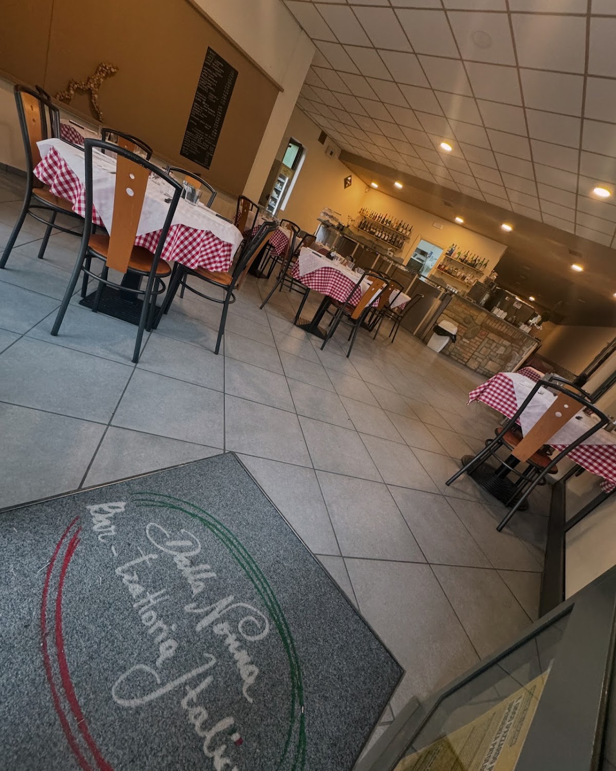 DALLA NONNA TRATTORIA ITALIANA E BAR