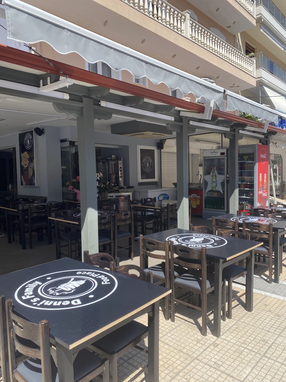 Denni’s Family Food Place