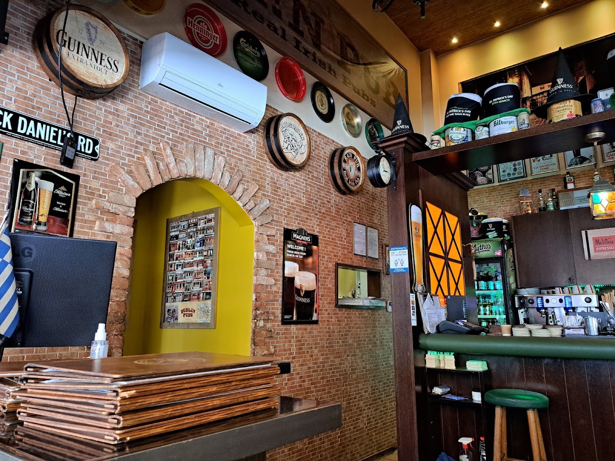 Irish Pub Rain