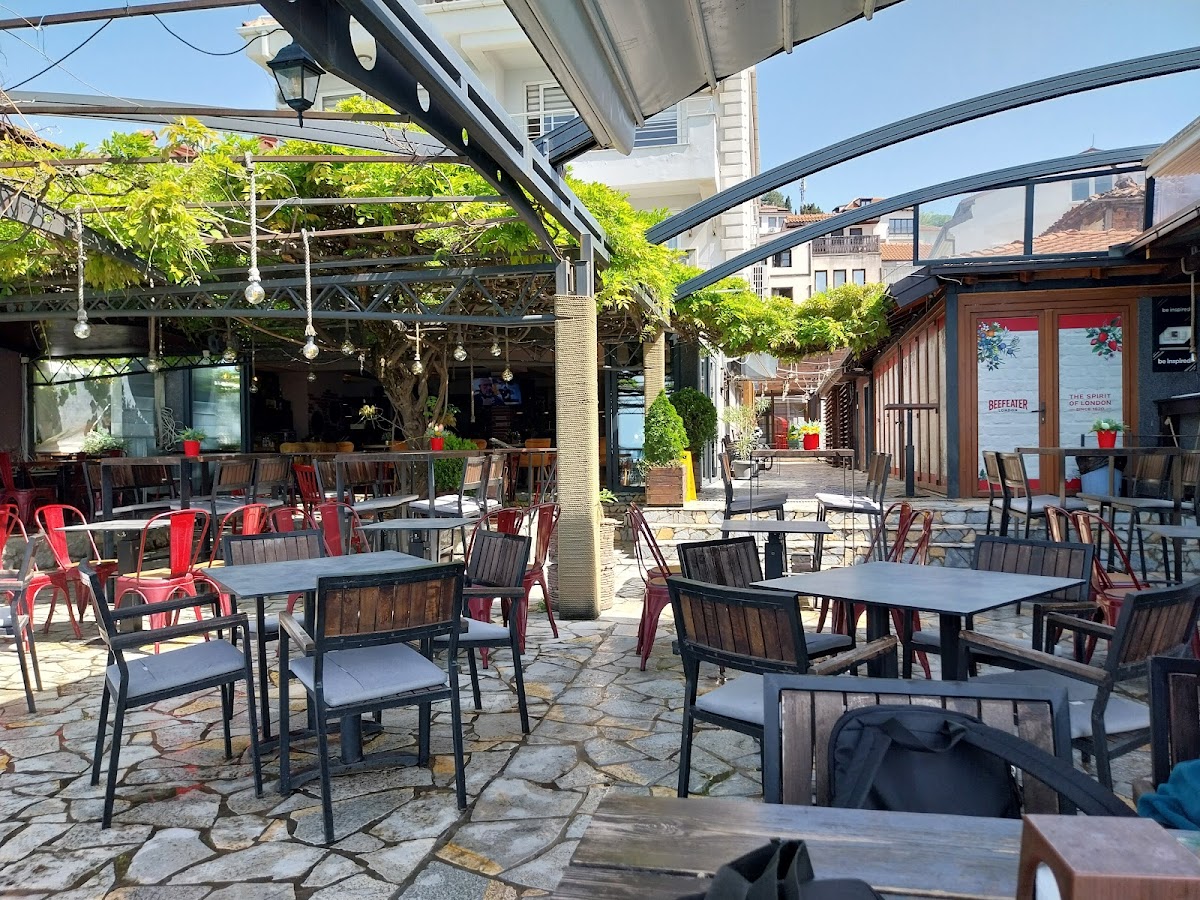 Kadmo Lounge Bar