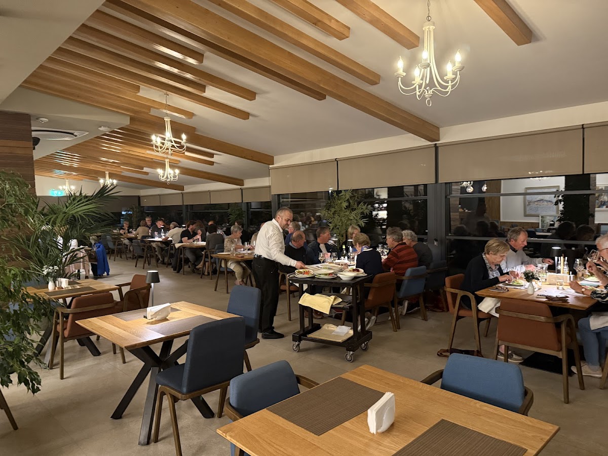 Lago Restaurant Lakefront