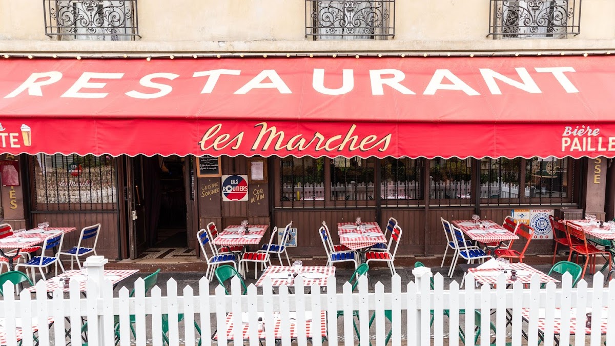 Les Marches