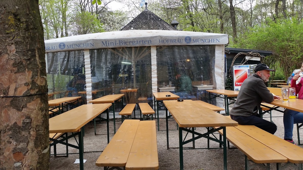 Mini-Hofbräuhaus im Englischen Garten