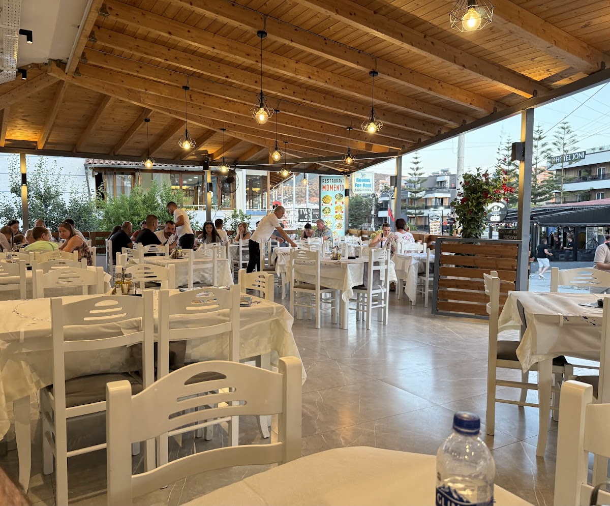 RESTUARANT MOMENTO