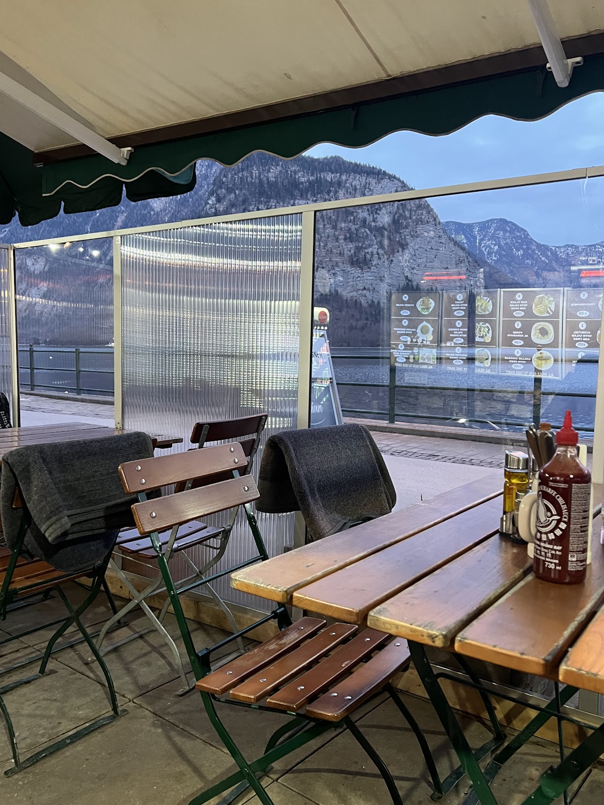 Schirmbar Hallstatt (Umbrella Bar Hallstatt)