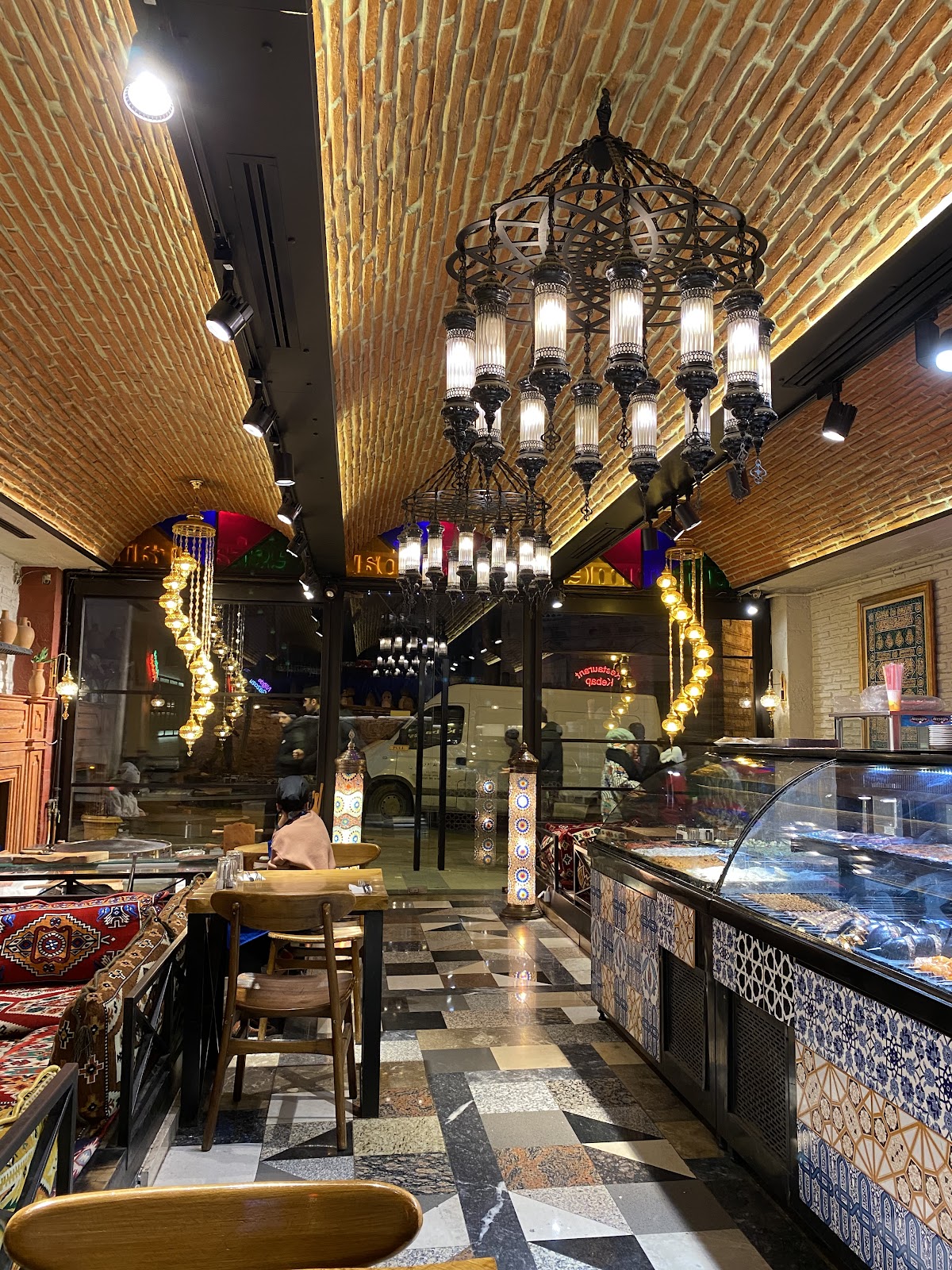 Sultan Mehmet Restaurant & Cafe