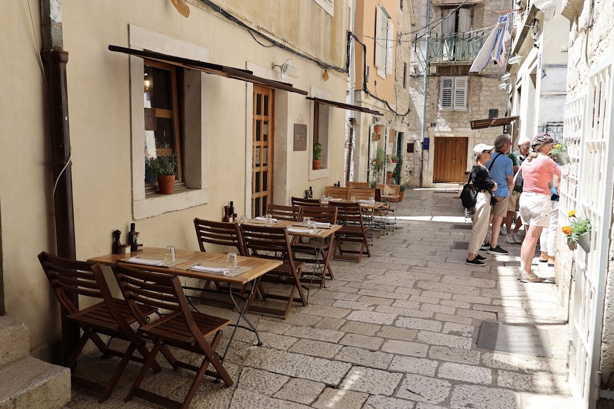 Uje Restaurant