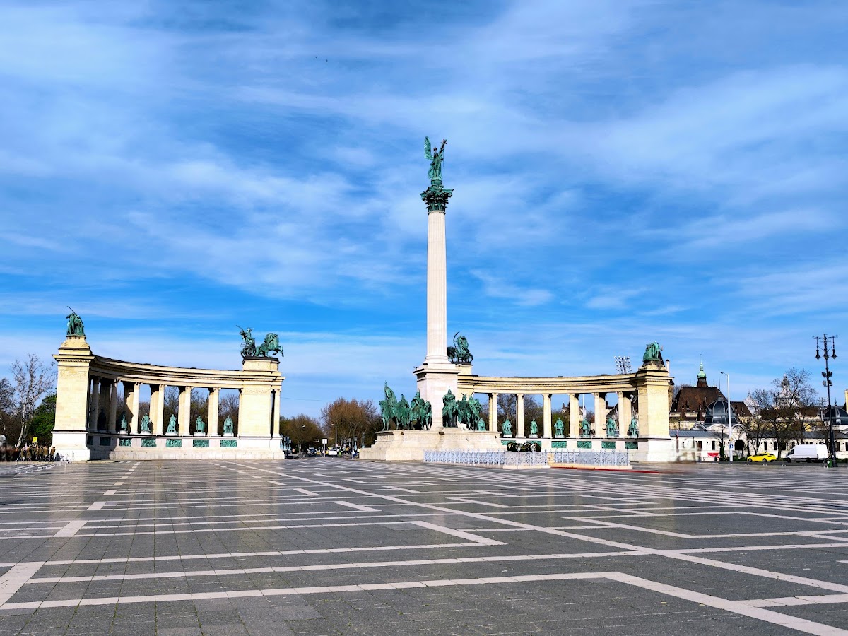 Trg heroja